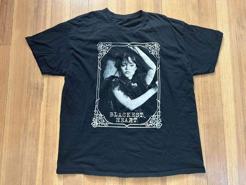 Wednesday Netflix Series Blackest Heart Graphic T-Shirt XL